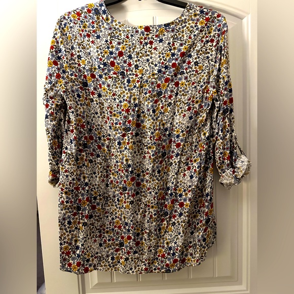 Spring Floral Top - Picture 2 of 3